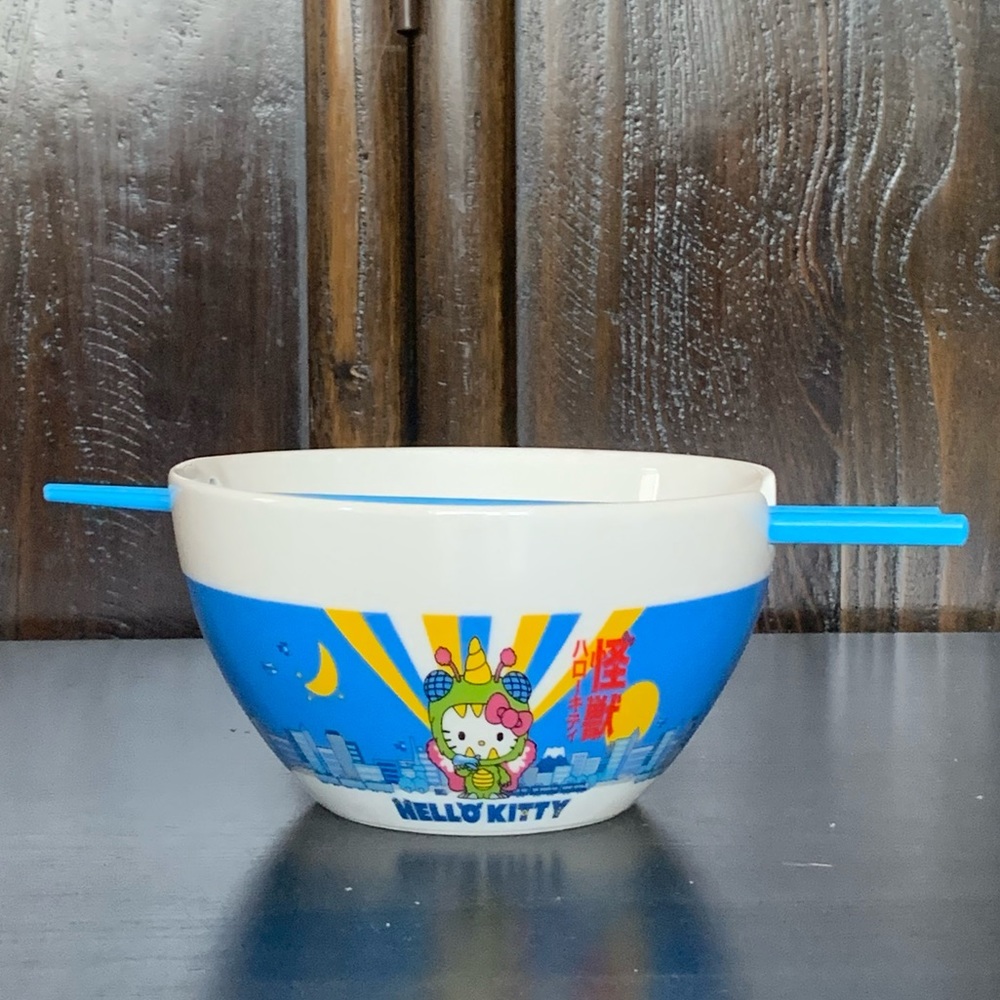 NIB - Hello Kitty Kaiju 6” Chopstick Ramen Bowl Set